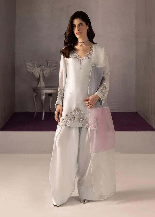 Lavendor luxury pret ensemble by Uzman Yasen